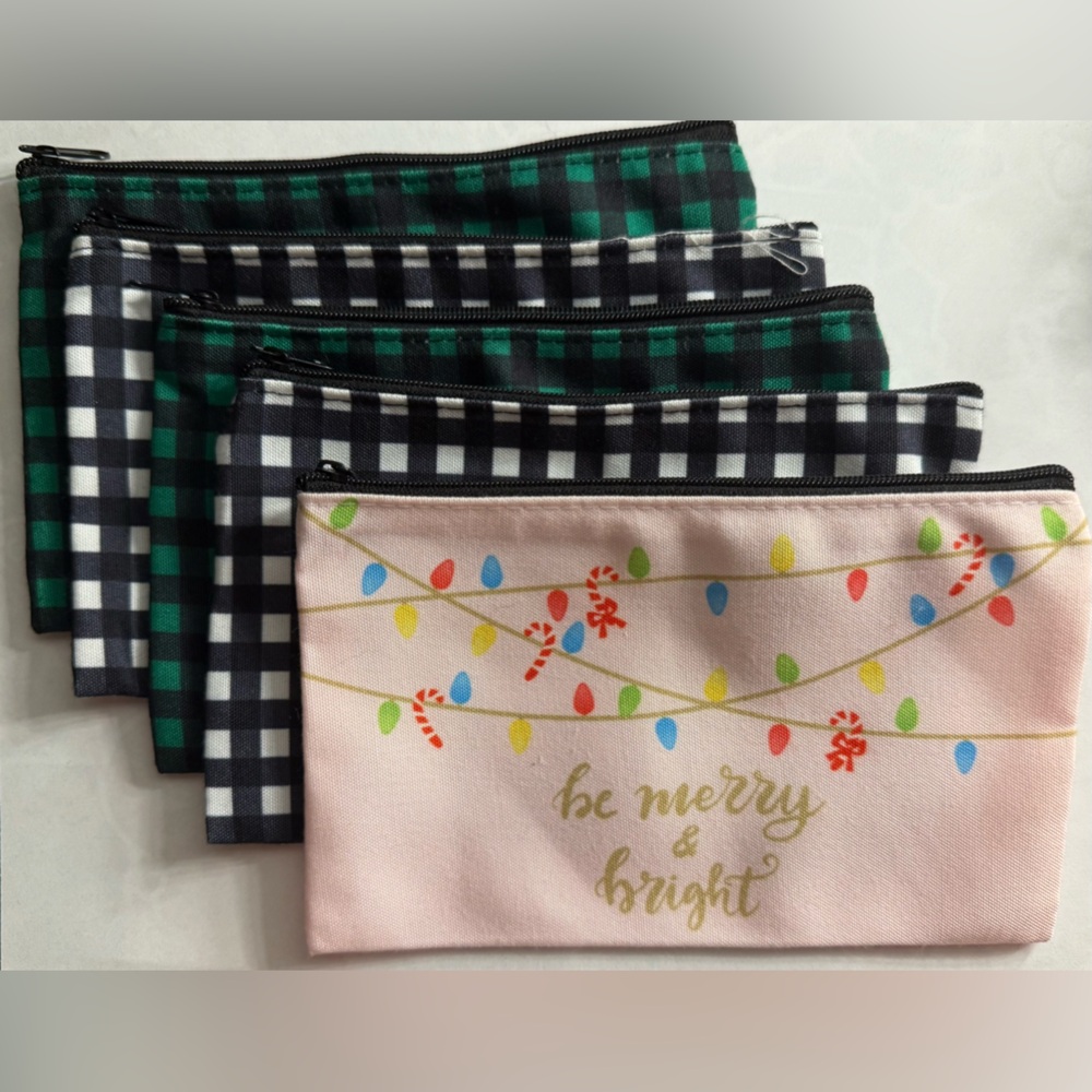 Set of 5 Christmas Themed Zipper Pouches